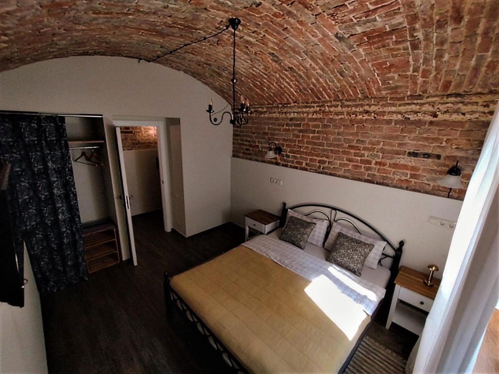 Мури Старого Львова Appartement Buitenkant foto